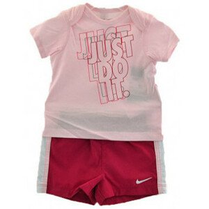 Nike  Outfit Sport  Pólók / Galléros Pólók Más
