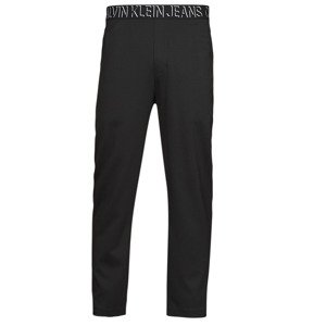 Calvin Klein Jeans  LOGO WAISTBAND SEASONAL GALFOS  Nadrágok Fekete